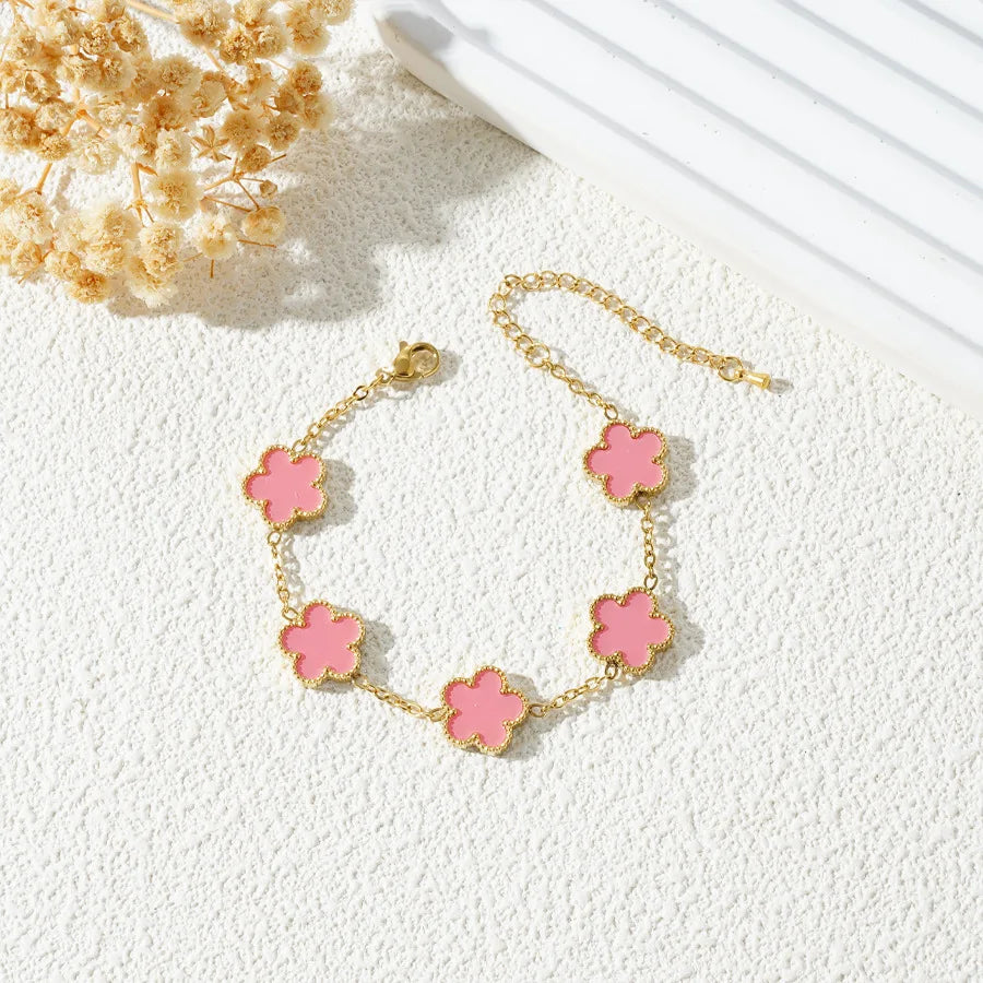 Pulsera con diseño de flor de cinco pétalos