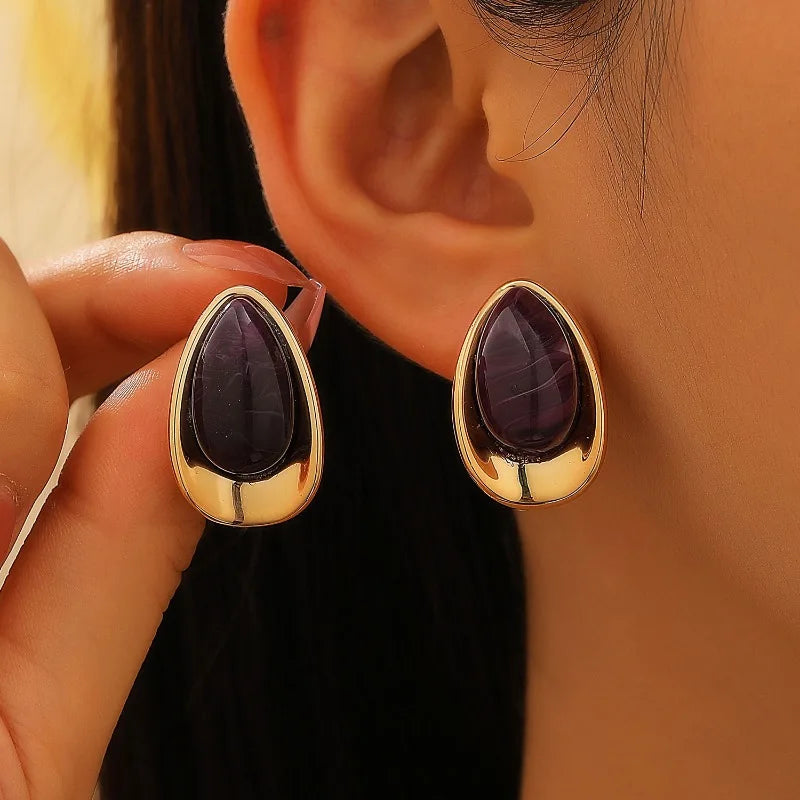 Pendientes elegantes con diseño de gotas