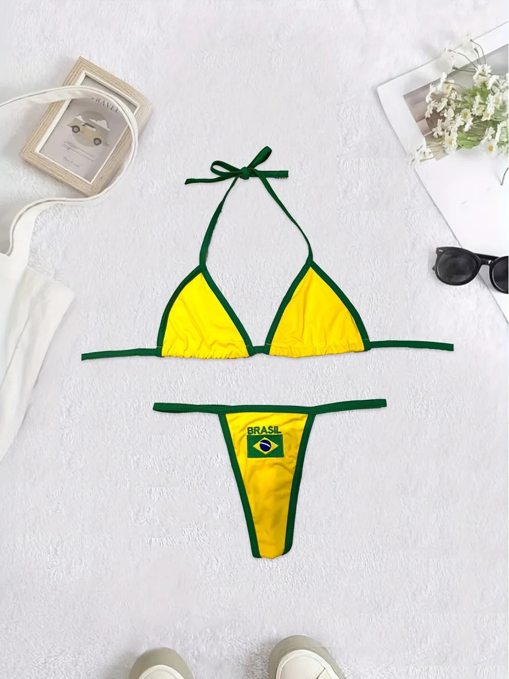 Conjunto de bikini estilo retro inspirado en la bandera de Brasil