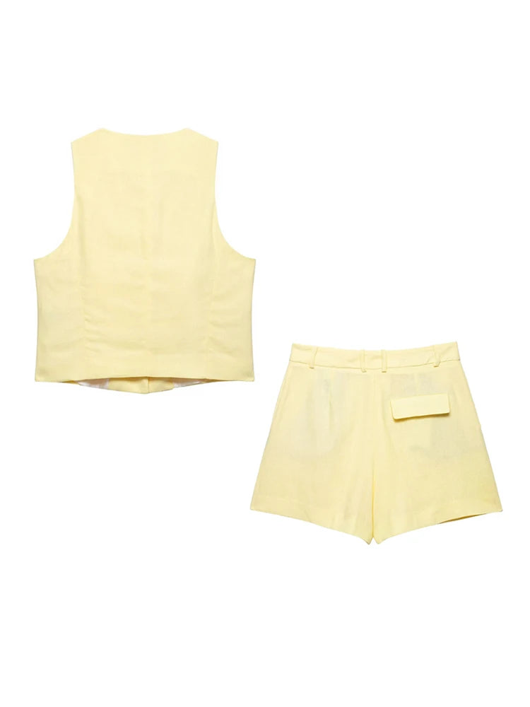 Conjunto de chaleco y bermudas de lino