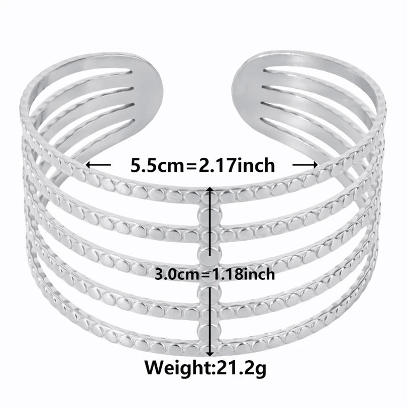 Pulseras abiertas y gruesas de estilo moderno