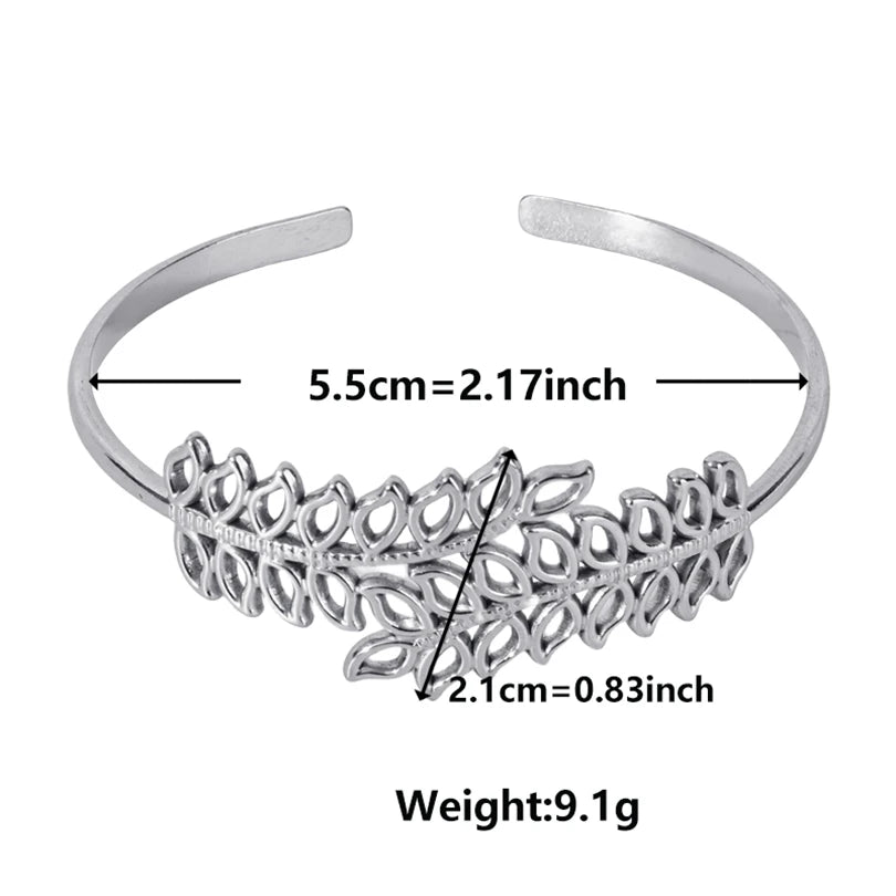 Pulseras abiertas y gruesas de estilo moderno
