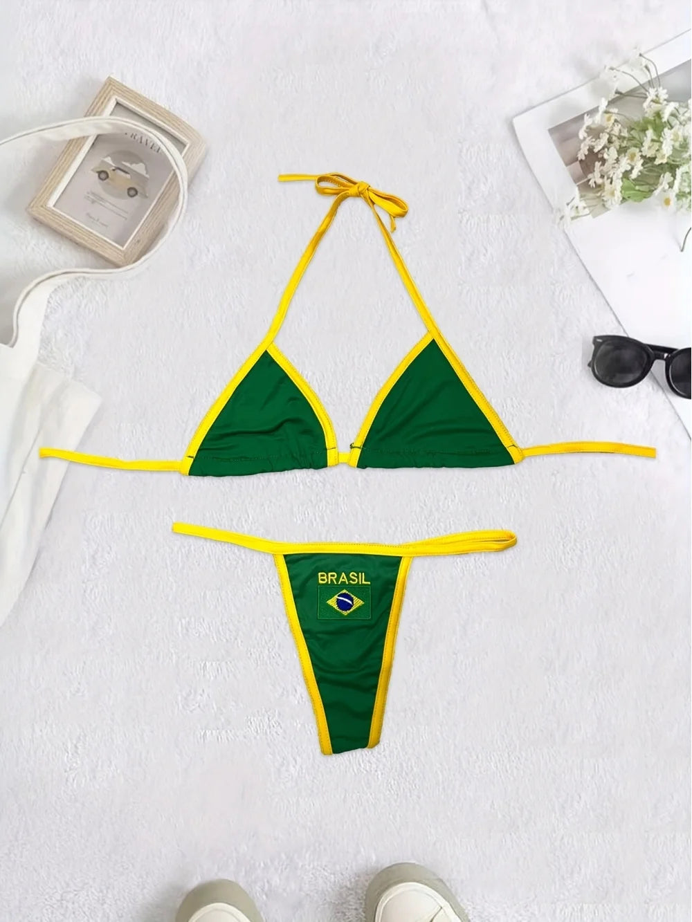 Conjunto de bikini estilo retro inspirado en la bandera de Brasil