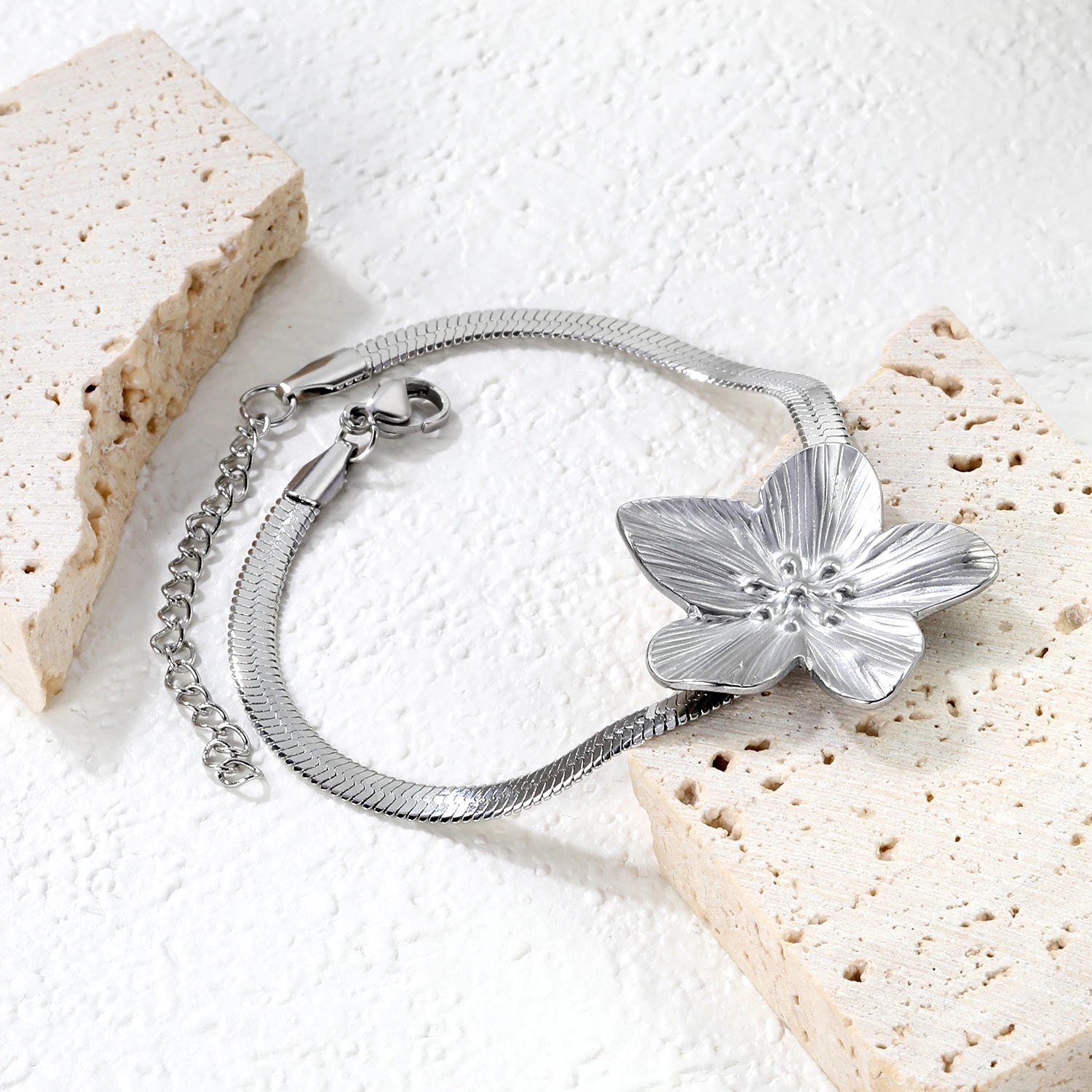 Juego de Collar y Pendientes de flores