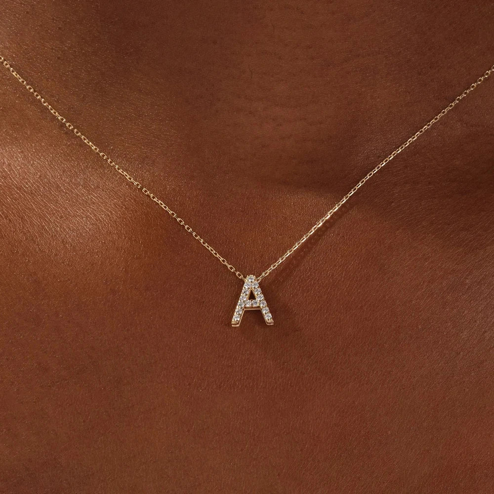 Collar con inicial personalizada