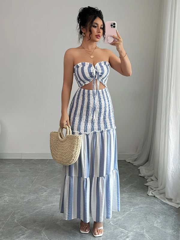 Vestido de rayas con diseño elegante